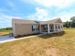 154 E Harris Rd, Bethpage, TN 37022