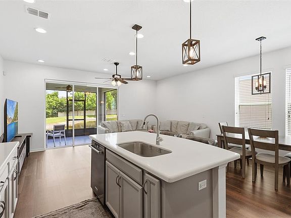 3rd image of 141 MITCHELL CREEK WAY