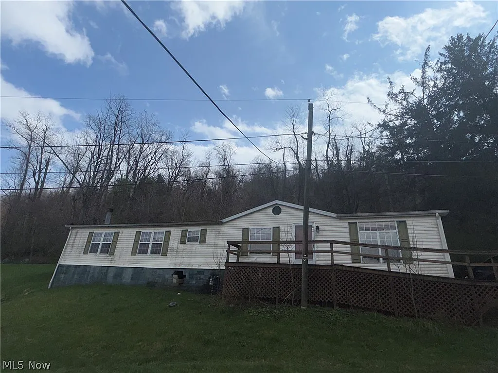 1049 Buckeye St photo 1