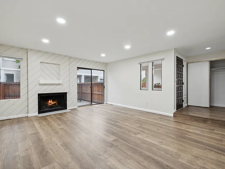 1050 S Monaco Pkwy #84 — Photo 4