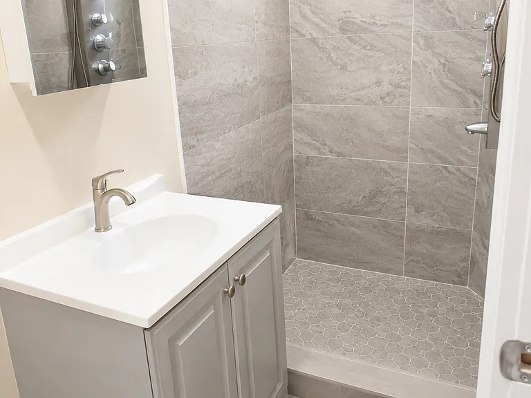 1322 Windrim Ave — Photo 3