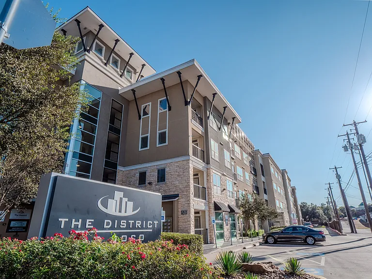 The District at SoCo — Photo 12
