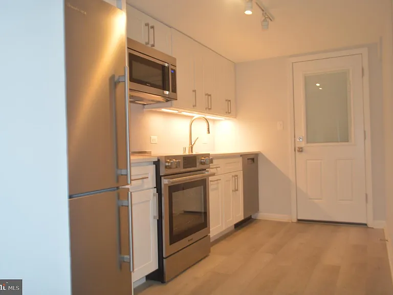 1724 2nd St NW #2 — Photo 5