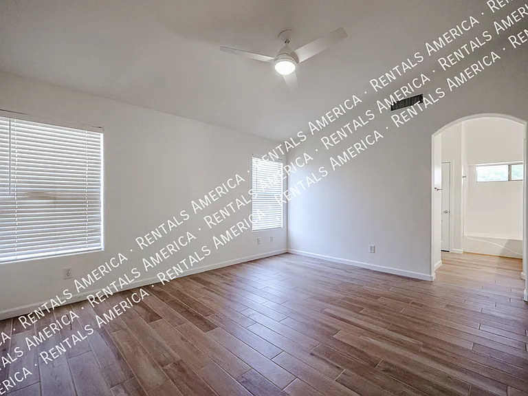 2276 S Bahama Dr — Photo 14