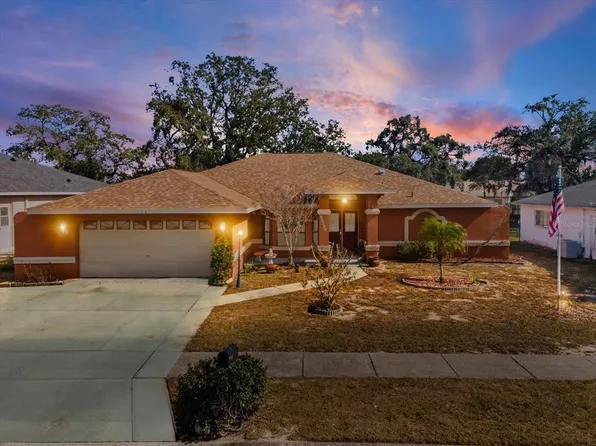 18824 Parade Rd, Hudson, FL 34667