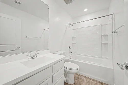 17447 N Marina Ave Photo 1