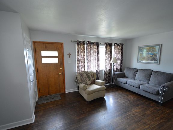 2nd image of 3231 Court St