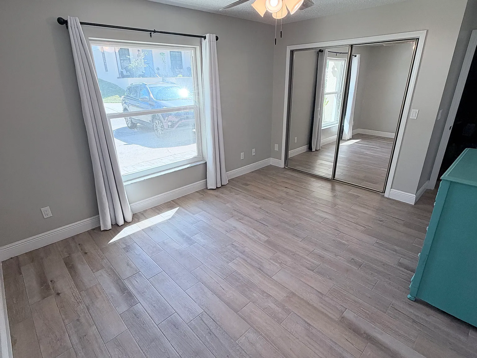 2 bed, 1100 sqft, $1,300 — Photo 2