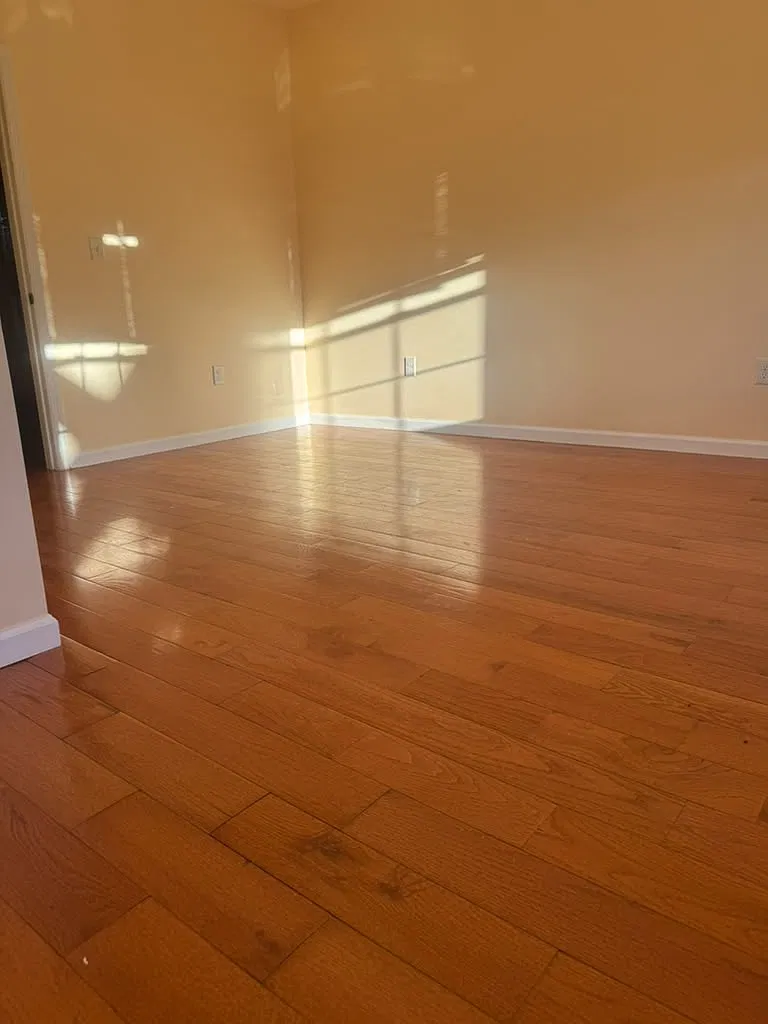 3 bed, $2,700 — Photo 2