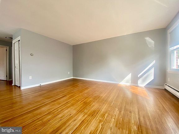5th image of 254 Shadeland Ave