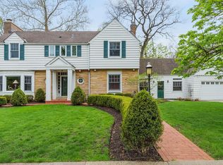 301 N Delaplaine Rd, Riverside, IL 60546