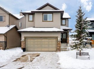 31 N Bridlecrest St SW, Calgary, AB T2Y 4Y5