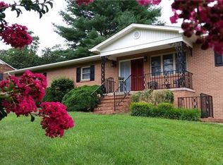 1228 10th Street Blvd NW, Hickory, NC 28601