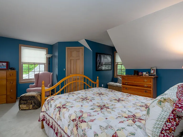 39 Robertson Dr — Photo 41