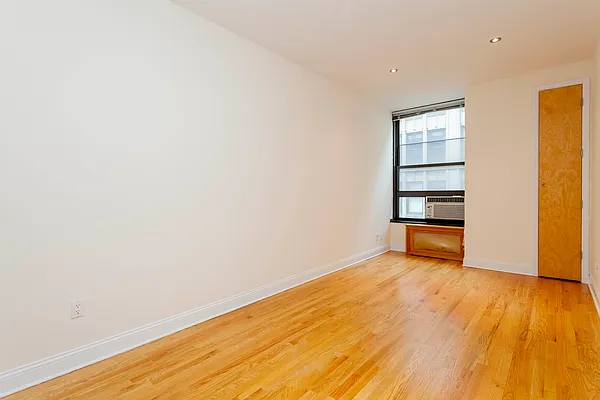 Rented by Mirador Real Estate | media 22