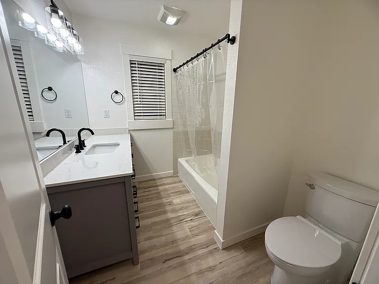 3210 Stephens Ave #2 — Photo 3