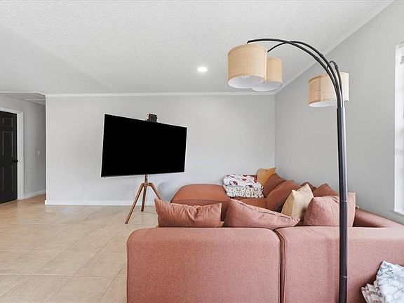 5th image of 622 PALENCIA PLACE