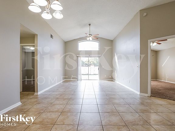 5th image of 2617 Delcrest Dr