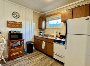 19 Auburn Ave, Hampton, NH 03842