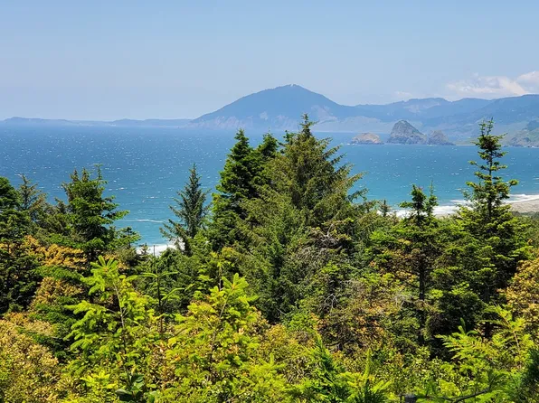 Miller Ln #1100, Gold Beach, OR 97444