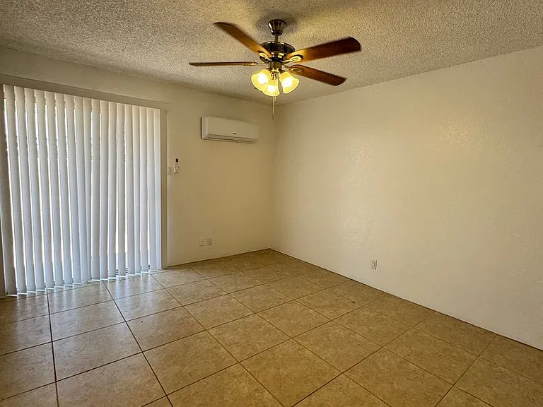 Just remodeled Beautiful small community has a one bedroom one bathroom available! — Photo 18