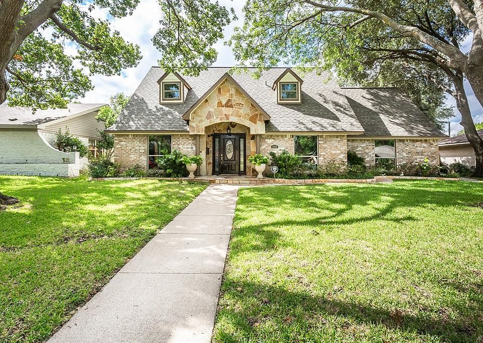 1st image of 2868 Selma Ln