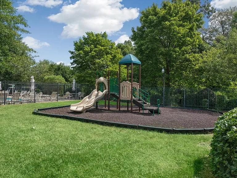 5020 Babbling Brook Dr — Photo 28