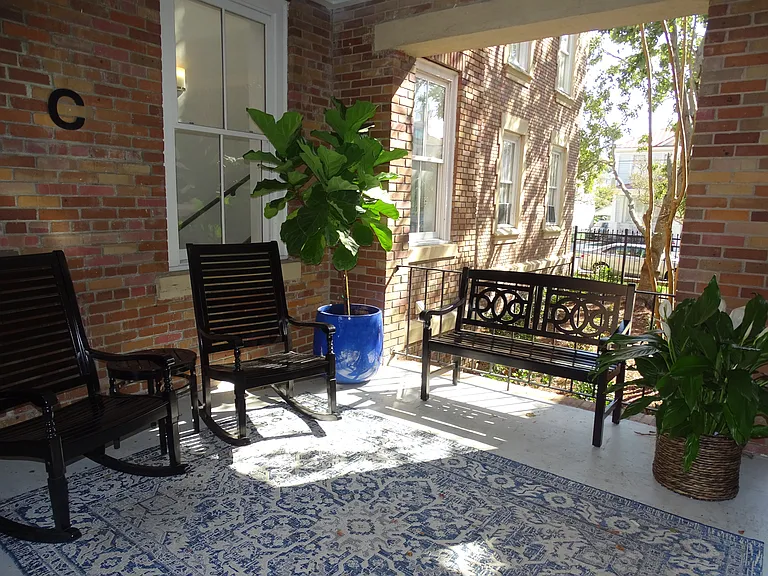 Hampton West — Photo 7