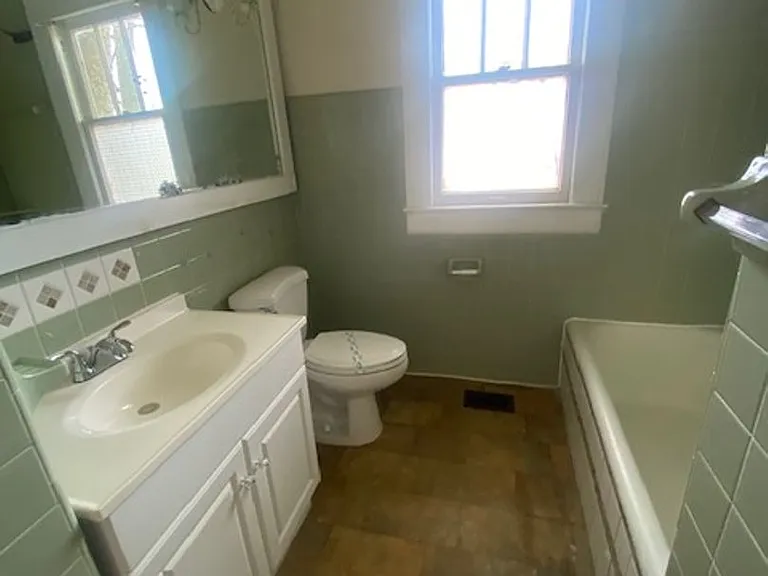 1014 W Rich Ave — Photo 10
