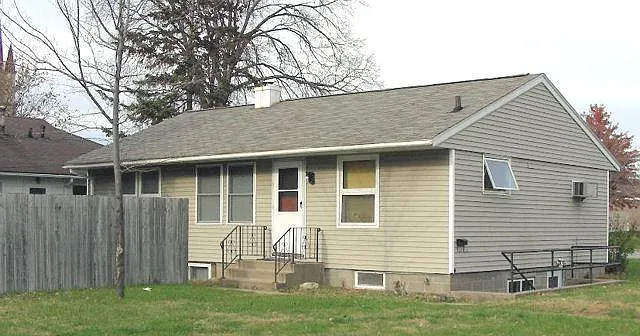 5 bed, 1750 sqft, $1,525 — Photo 2