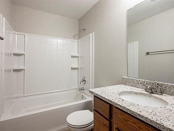 5th image of 10383 Darkwood Dr