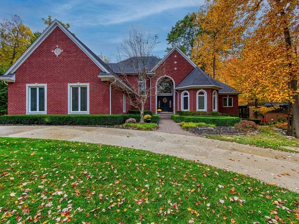 56241 Heathrow Dr, Shelby Township, MI 48316