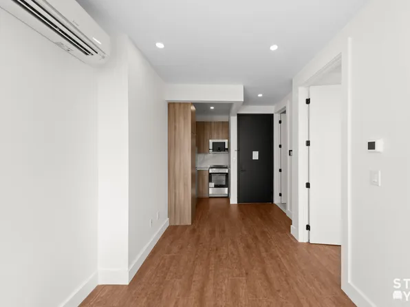 5102 Fifth Avenue image 3 of 9
