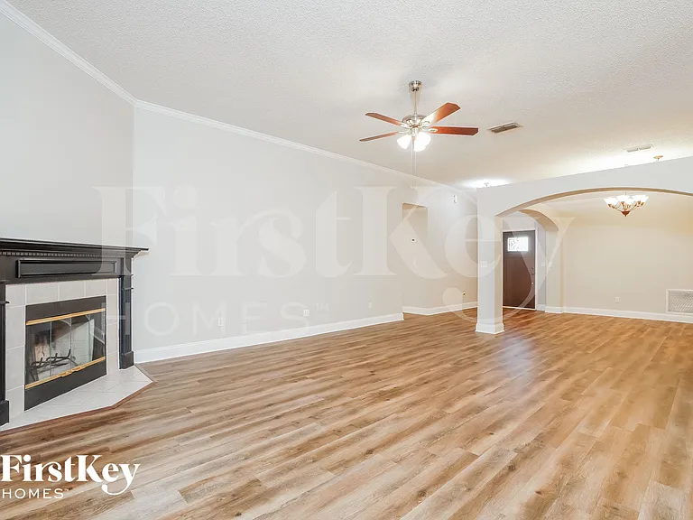 3986 Lake Crest Ter — Photo 4