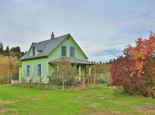 6698 Heggenes Rd, Clinton, WA 98236