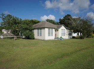 412 N 11th St, Port o connor, TX 77982