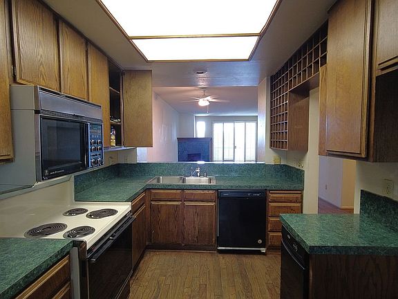 Full Kitchen 2