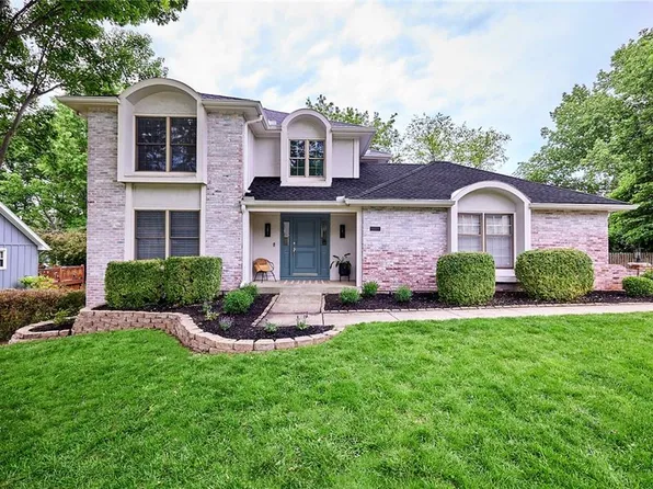 11904 Aberdeen Rd, Leawood, KS 66209