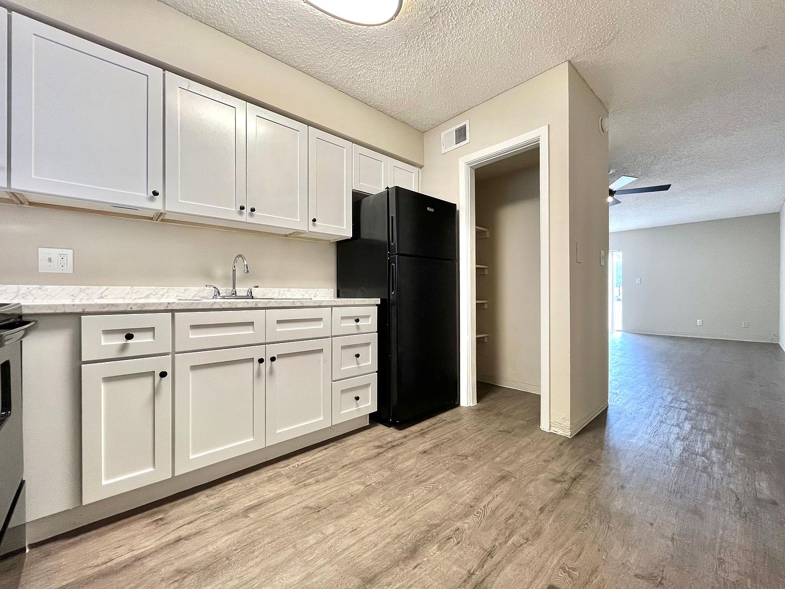 4000 58th St N APT 10, Saint Petersburg, FL 33709 | Zillow