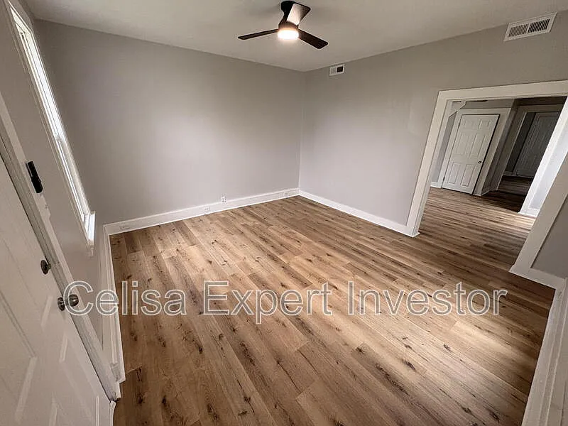 2 bed, 1.0 bath, 1200 sqft, $1,075 — Photo 2