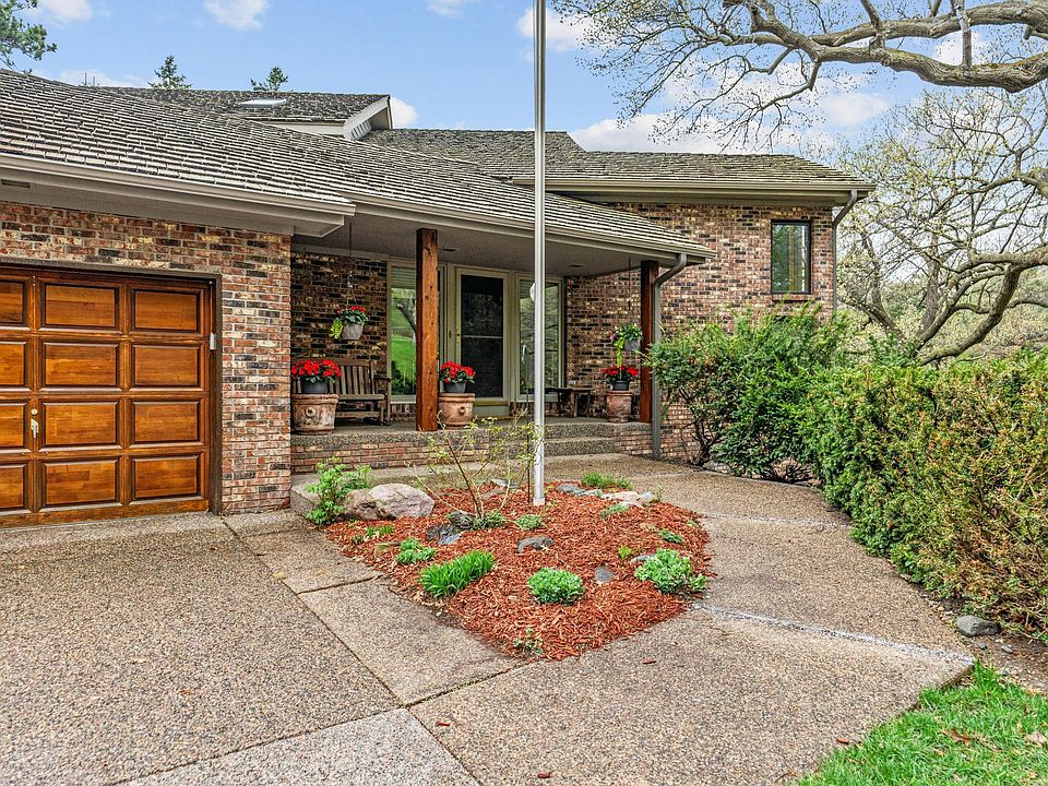 5811 Shannon Dr, Edina, MN 55439 | MLS #7069772 | Zillow