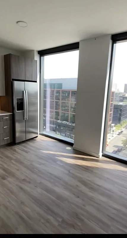 Studio, 1.0 bath, 450 sqft, $2,140 — Photo 2
