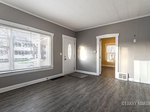 4th image of 1205 Dayton St SW