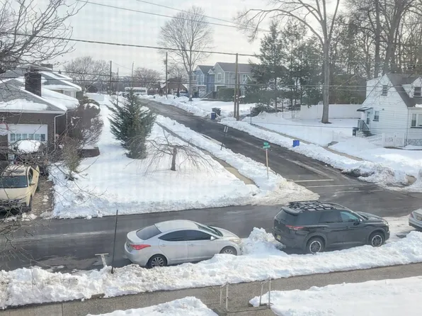 116 Iozia Ter #B, Elmwood Park, NJ 07407