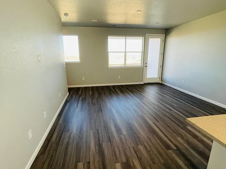 7042 Doncaster Ct — Photo 30