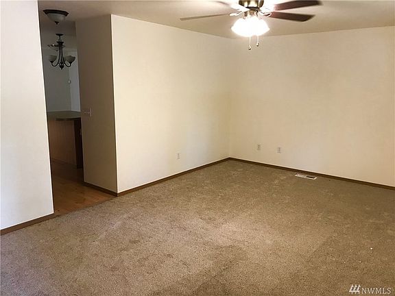 3rd image of 17541 E Clear Lake Blvd SE