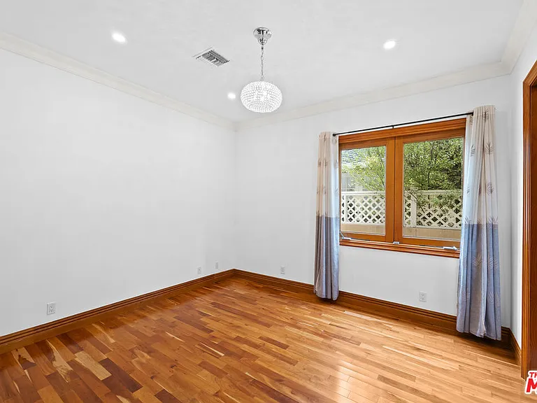 9033 Cresta Dr — Photo 19