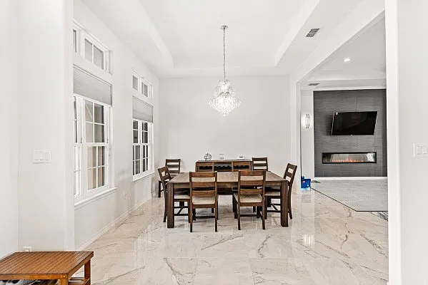 4 bed, 2785 sqft, $4,600 — Photo 3