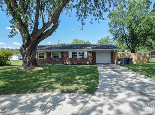 1925 S Fairview Ct, Yorktown, IN 47396