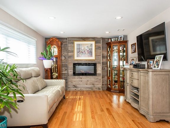 4th image of 226 Winifred Dr